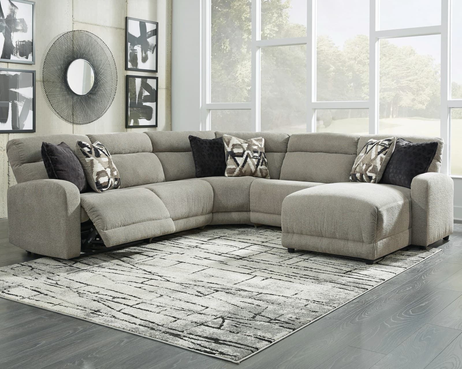 Reclining sectional living room scene